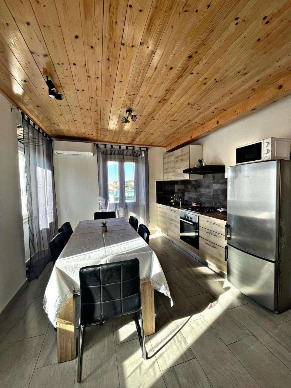 Amani Modern Apartment Lumbarda Exterior foto